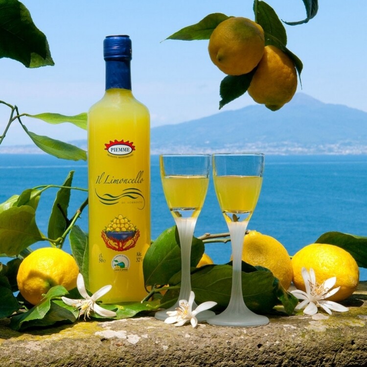 Limoncello fait maison - Découvrez la recette originale de grand-mère